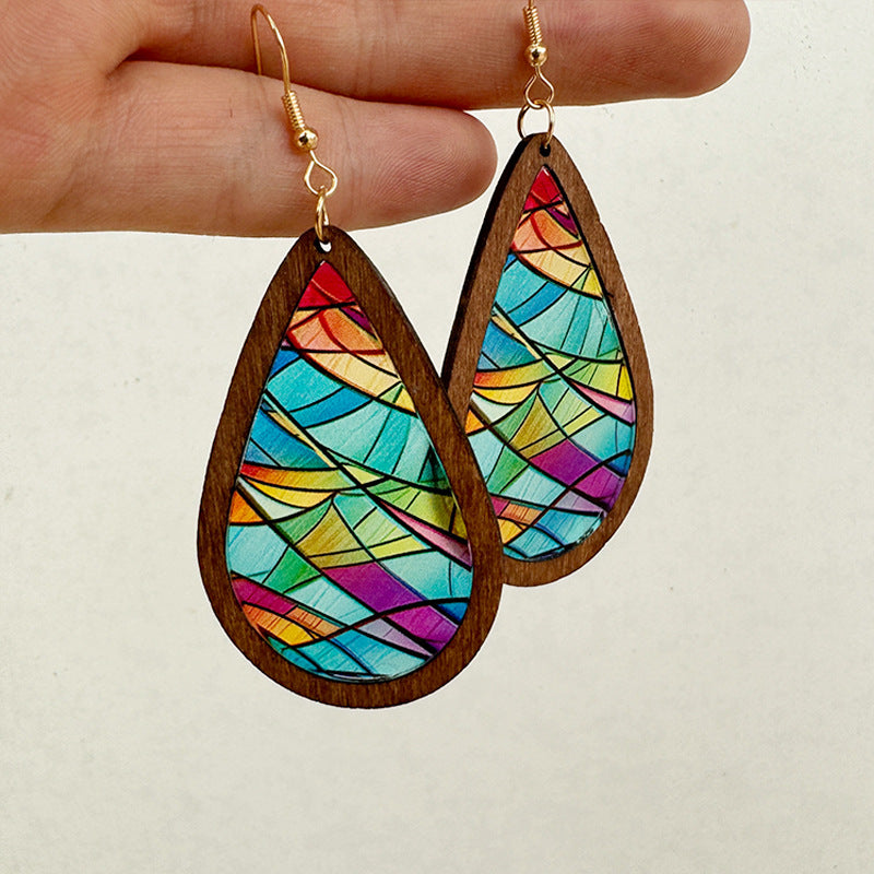 New teardrop-shaped earrings from Europe and America