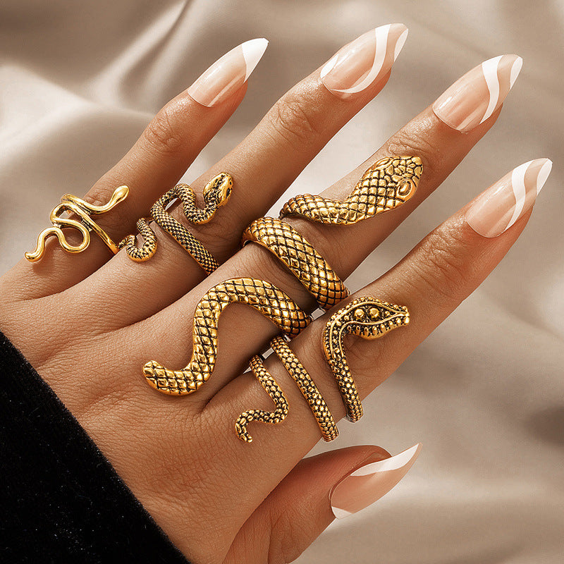 Retro geometric alloy ring