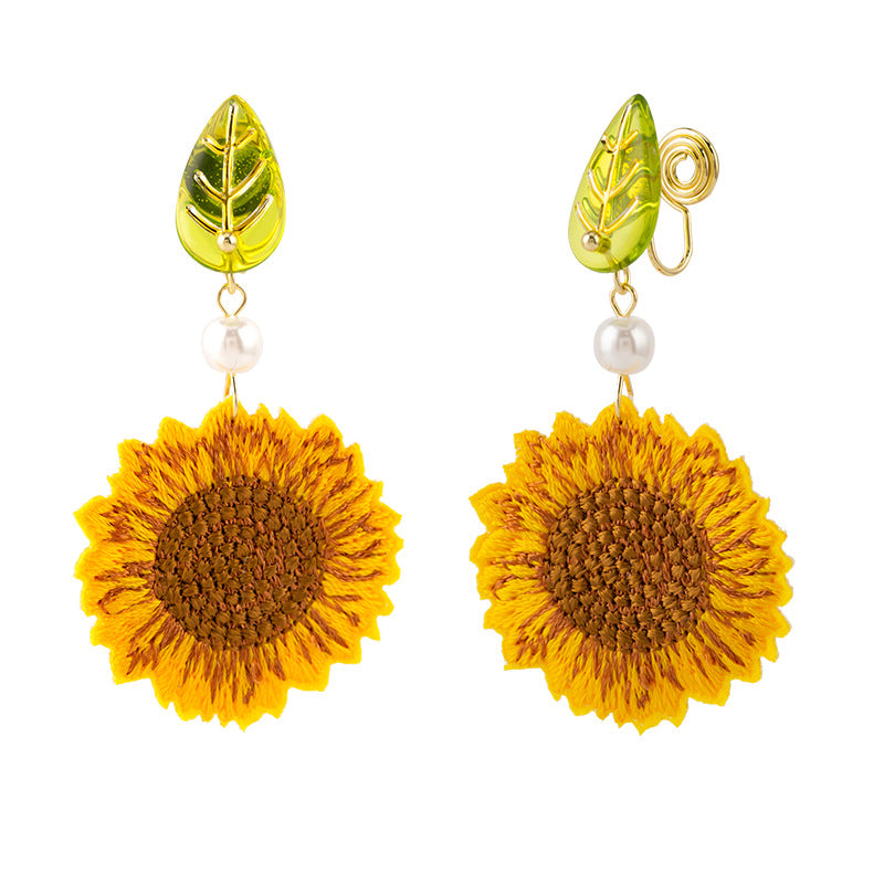Elegant and rural artistic earrings