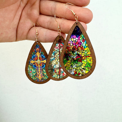 New teardrop-shaped earrings from Europe and America