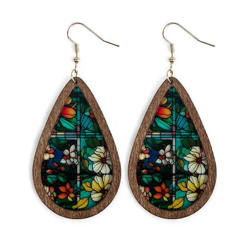 New teardrop-shaped earrings from Europe and America