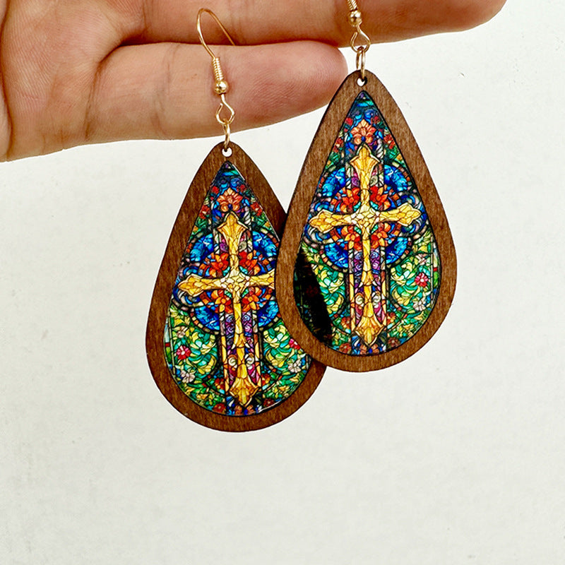 New teardrop-shaped earrings from Europe and America