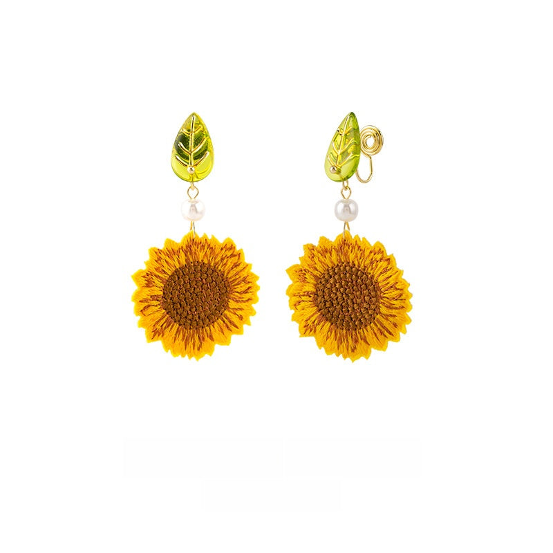 Elegant and rural artistic earrings