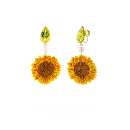 Elegant and rural artistic earrings