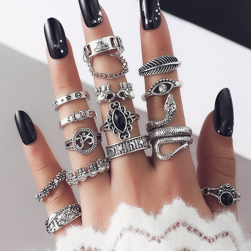 Retro geometric alloy ring