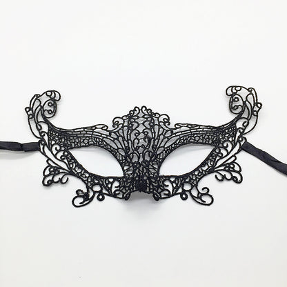 Styling Halloween masquerade